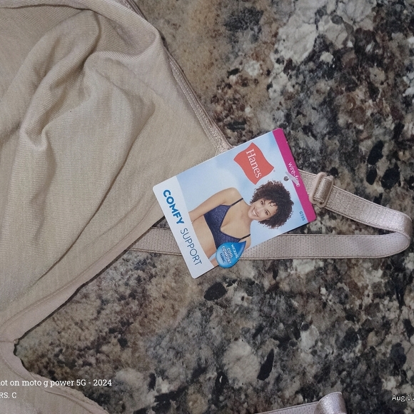 Hanes Women's Tan Bra Brand New With Tags - Picture 3 of 5